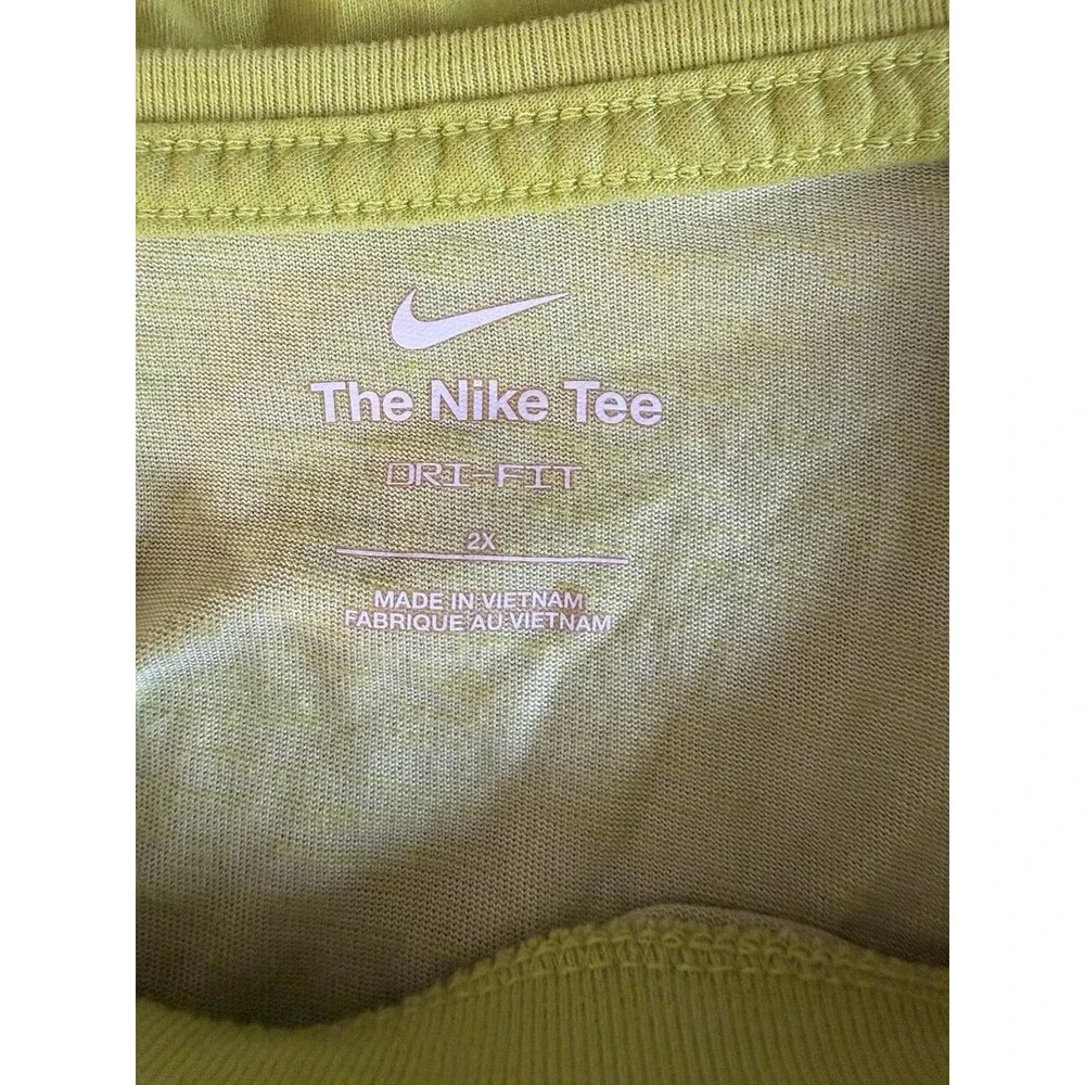 Nike shirt women